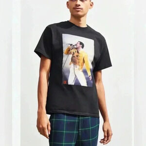 Rare Champion x  Queen casual rock band black vintage short sleeve tshirt M